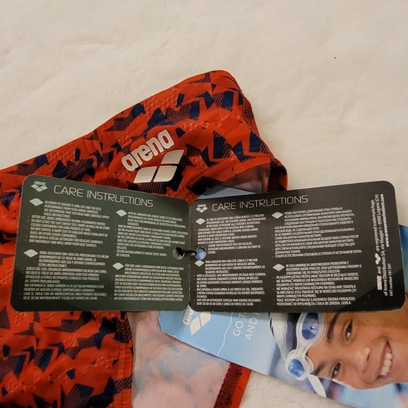 Arena Men's Network Swim Brief Size 30 New With Tag Red and Blue Rare - Picture 14 of 15